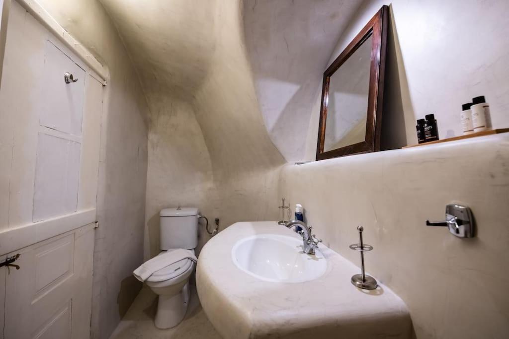 Astrea Suites "Ostria Cave Villa-Outdoor Jacuzzi" Oia  Extérieur photo