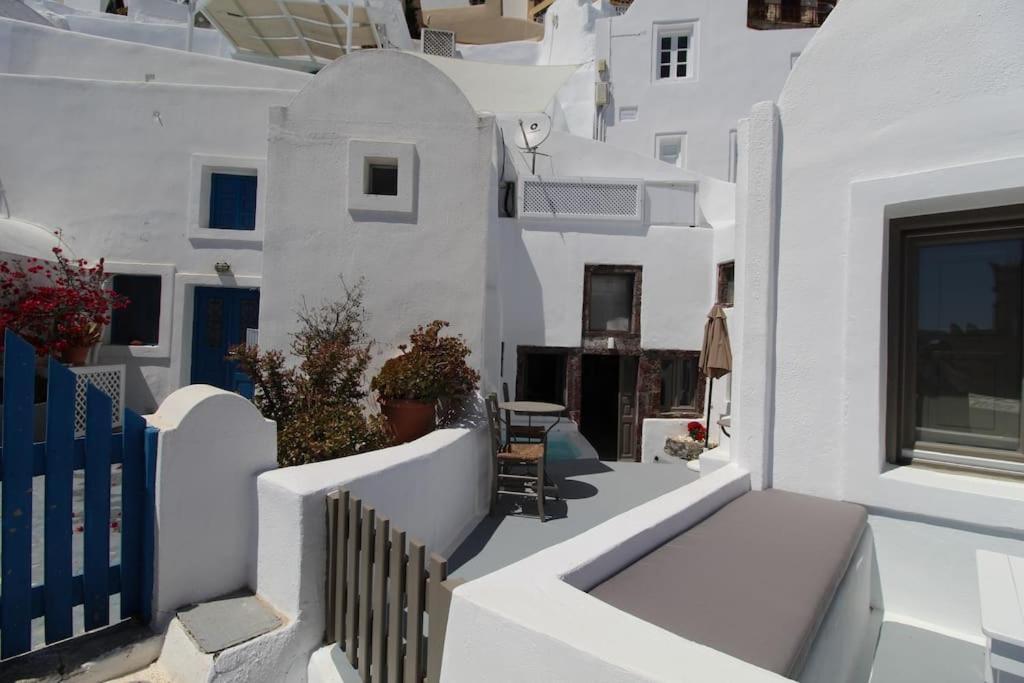 Astrea Suites "Ostria Cave Villa-Outdoor Jacuzzi" Oia  Extérieur photo