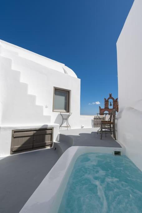 Astrea Suites "Ostria Cave Villa-Outdoor Jacuzzi" Oia  Extérieur photo